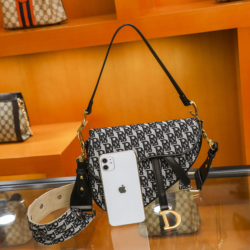 2025 New Underarm Saddle Bag Women's Trendy And High-End Embroidered Wide Shoulder Strap Easiest For Match Fashion Single Shoulder Crossbody Bag